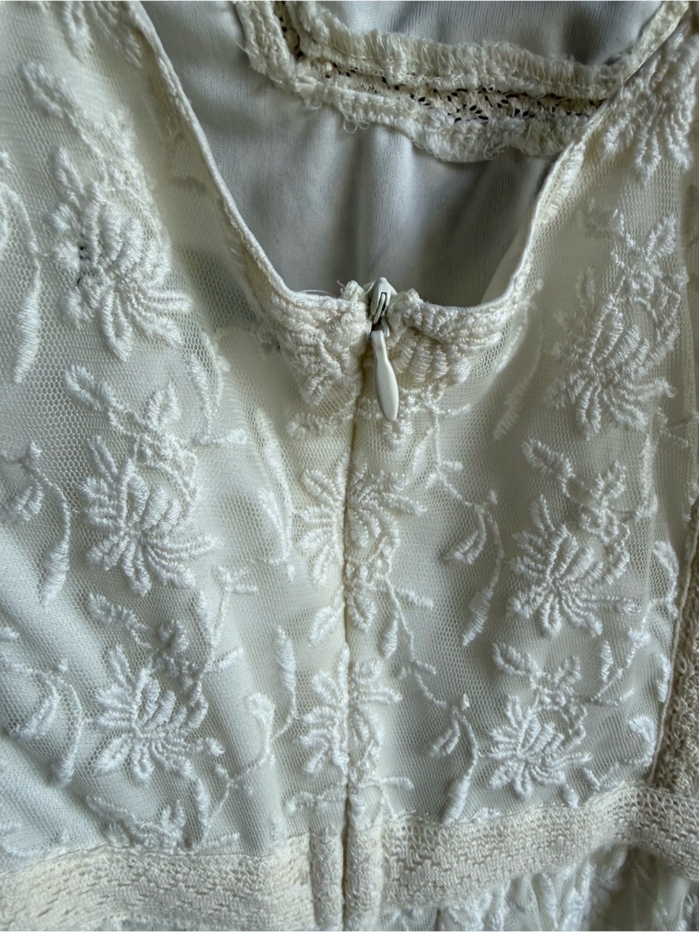 American Eagle Outfitters Cream Lace Halter Mini Dress-Size 4 - Picture 4 of 10